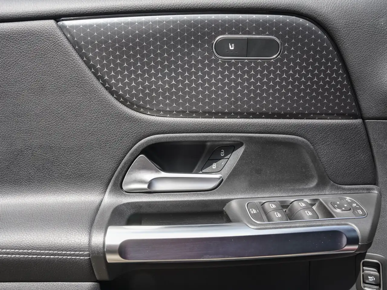 Mercedes- GLB 180 GLB 180 PROGRESSIVE ADVANCED AHK KAMERA LED Navi