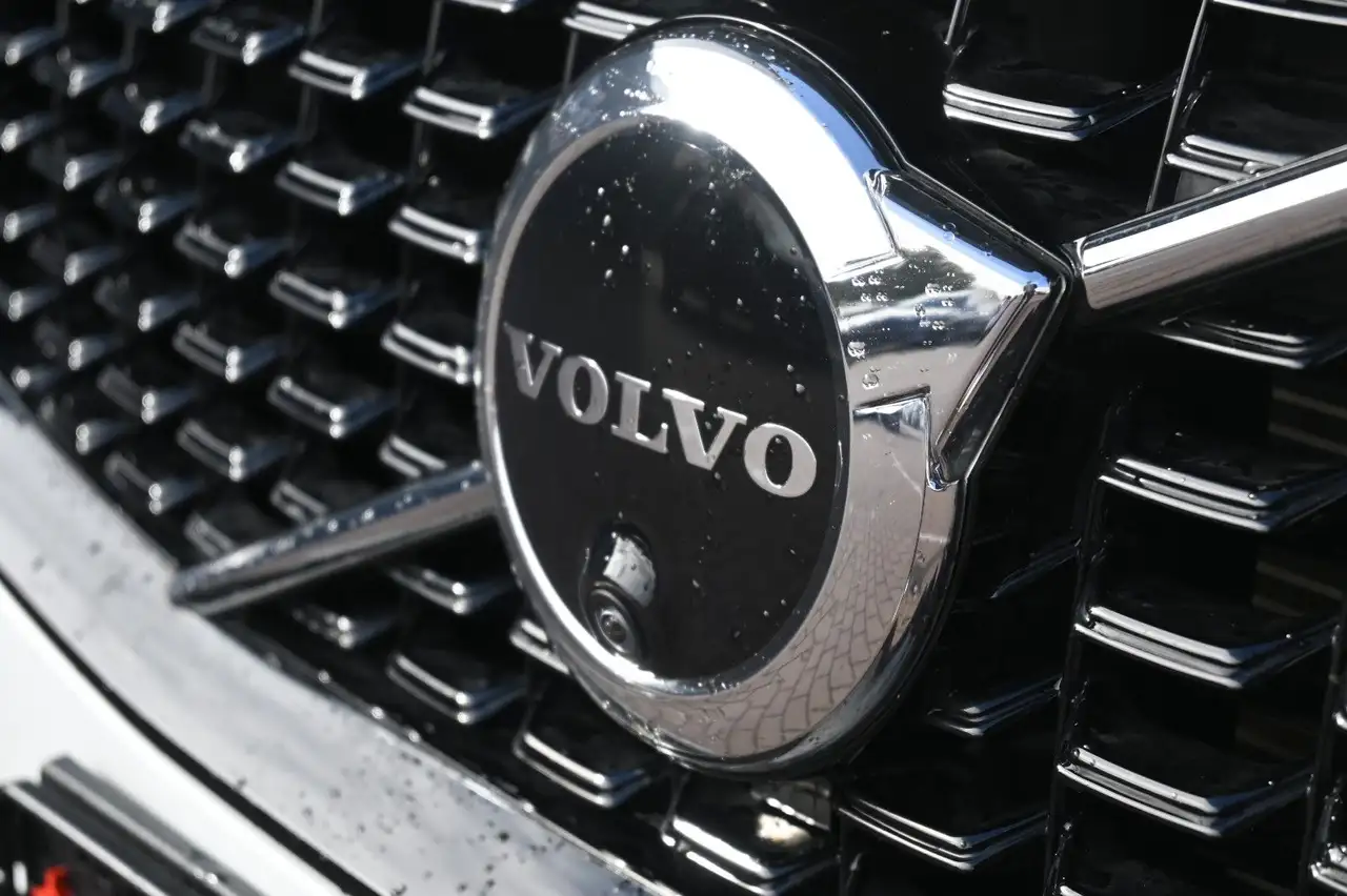 Volvo XC90 Ultimate Dark AWD*HUD*360°*LUFT*STDHZG*AHK*