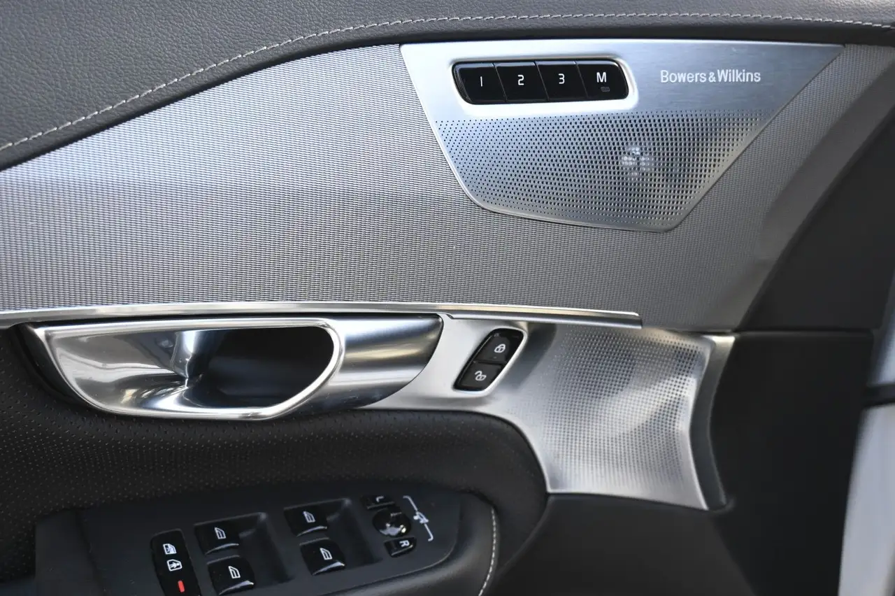 Volvo XC90 Ultimate Dark AWD*HUD*360°*LUFT*STDHZG*AHK*