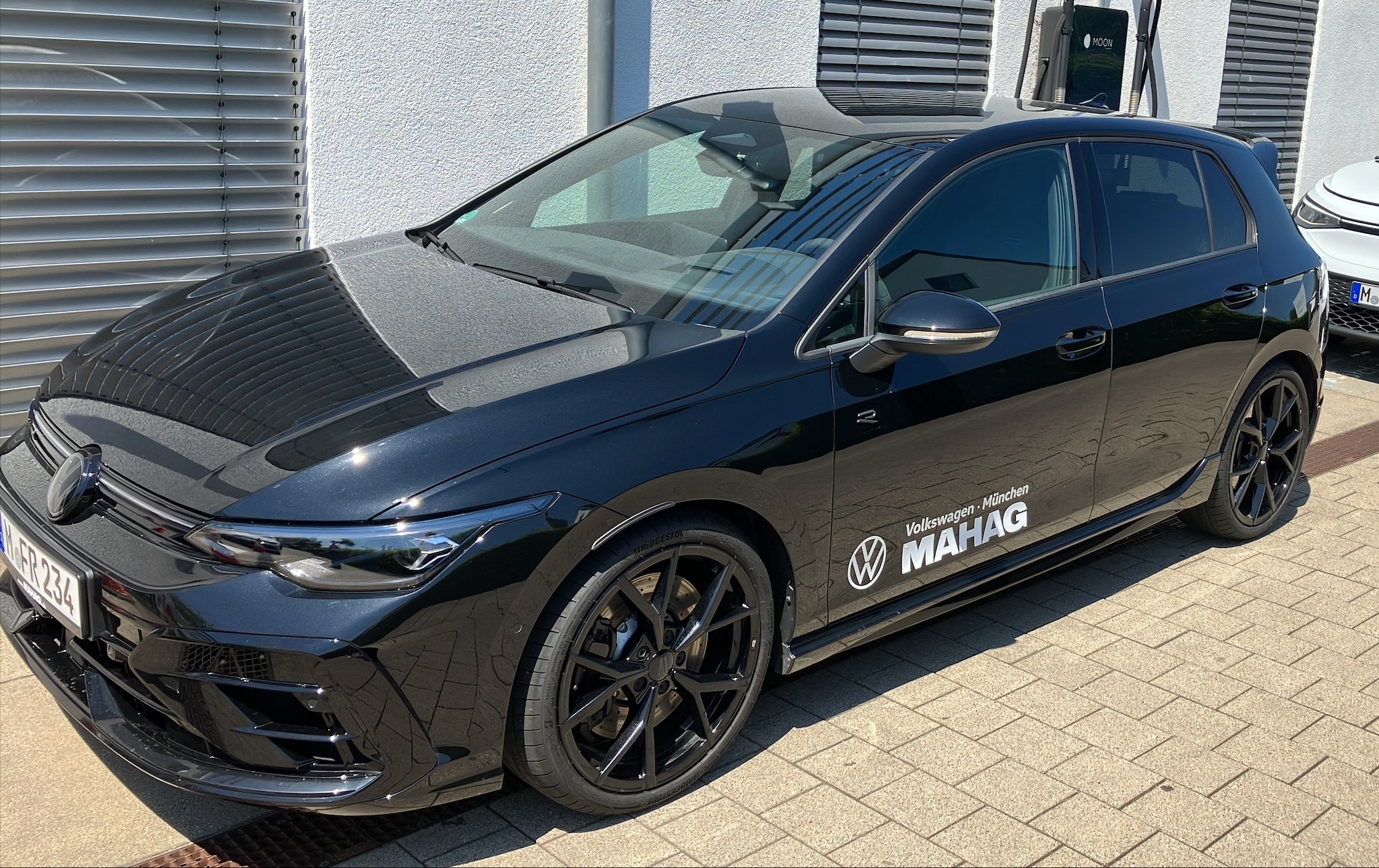 Volkswagen Golf VIII R Black 2.0 TSI 4MOT Leder Akrapovic I
