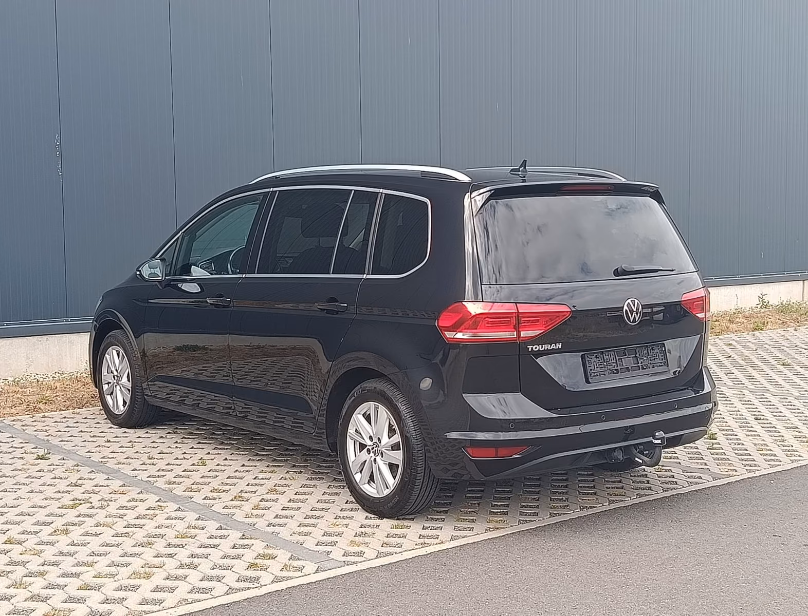 Volkswagen Touran Highline DSG 150 PS TÜV 09/26 7 Sitze