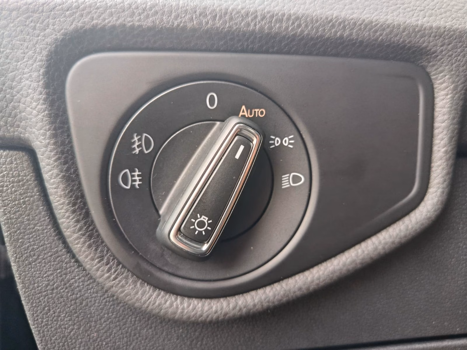 Volkswagen Touran Highline DSG 150 PS TÜV 09/26 7 Sitze