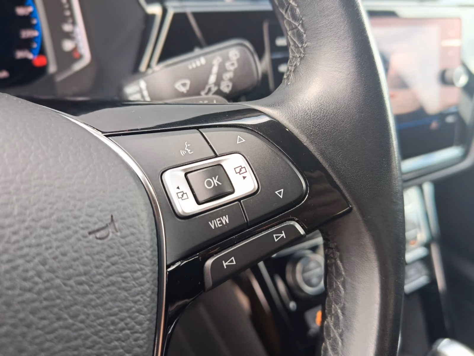 Volkswagen Touran Highline DSG 150 PS TÜV 09/26 7 Sitze