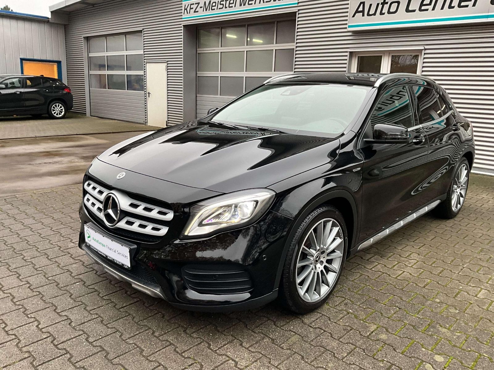 Mercedes-Benz GLA 180