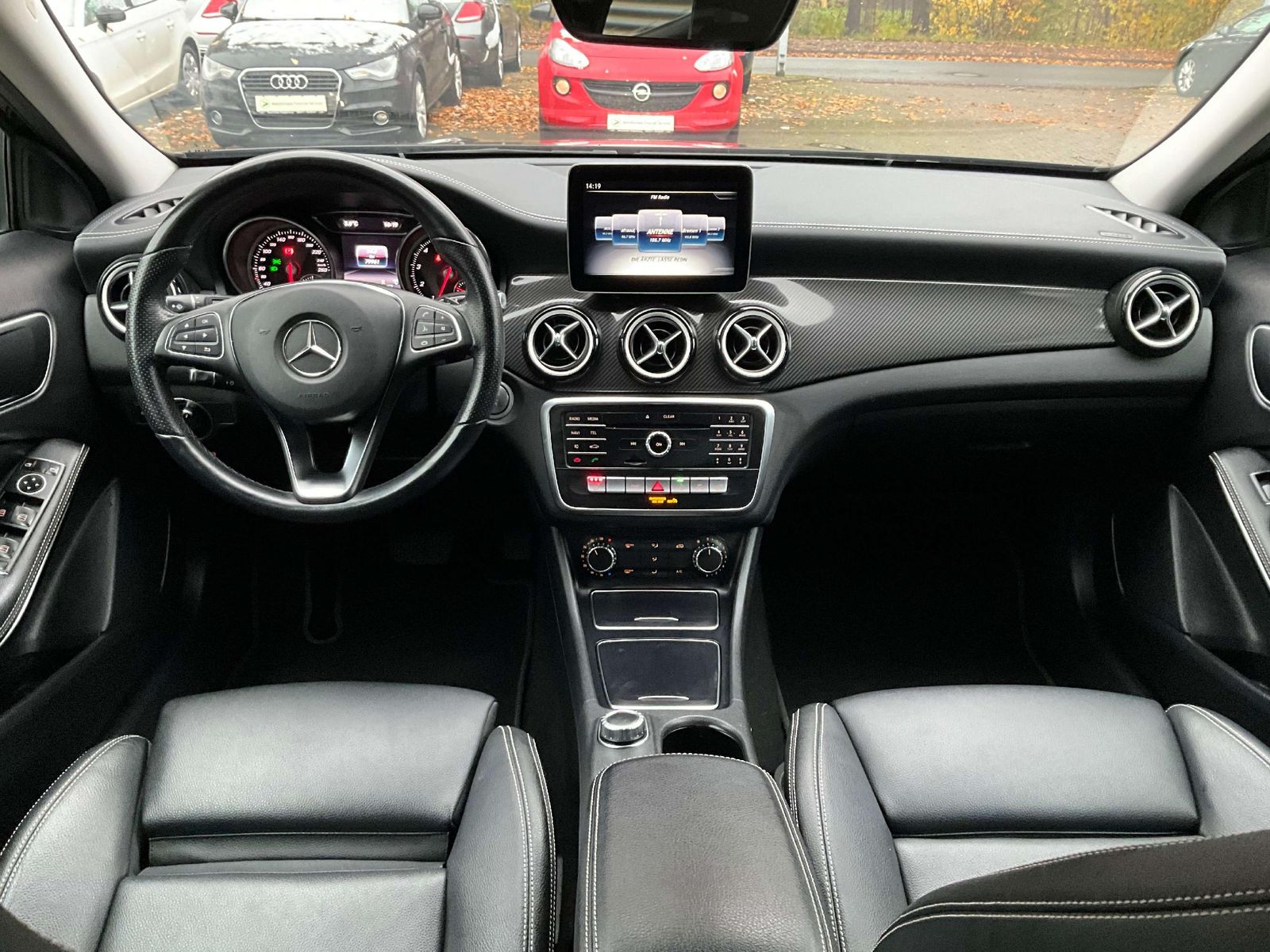Mercedes-Benz GLA 180
