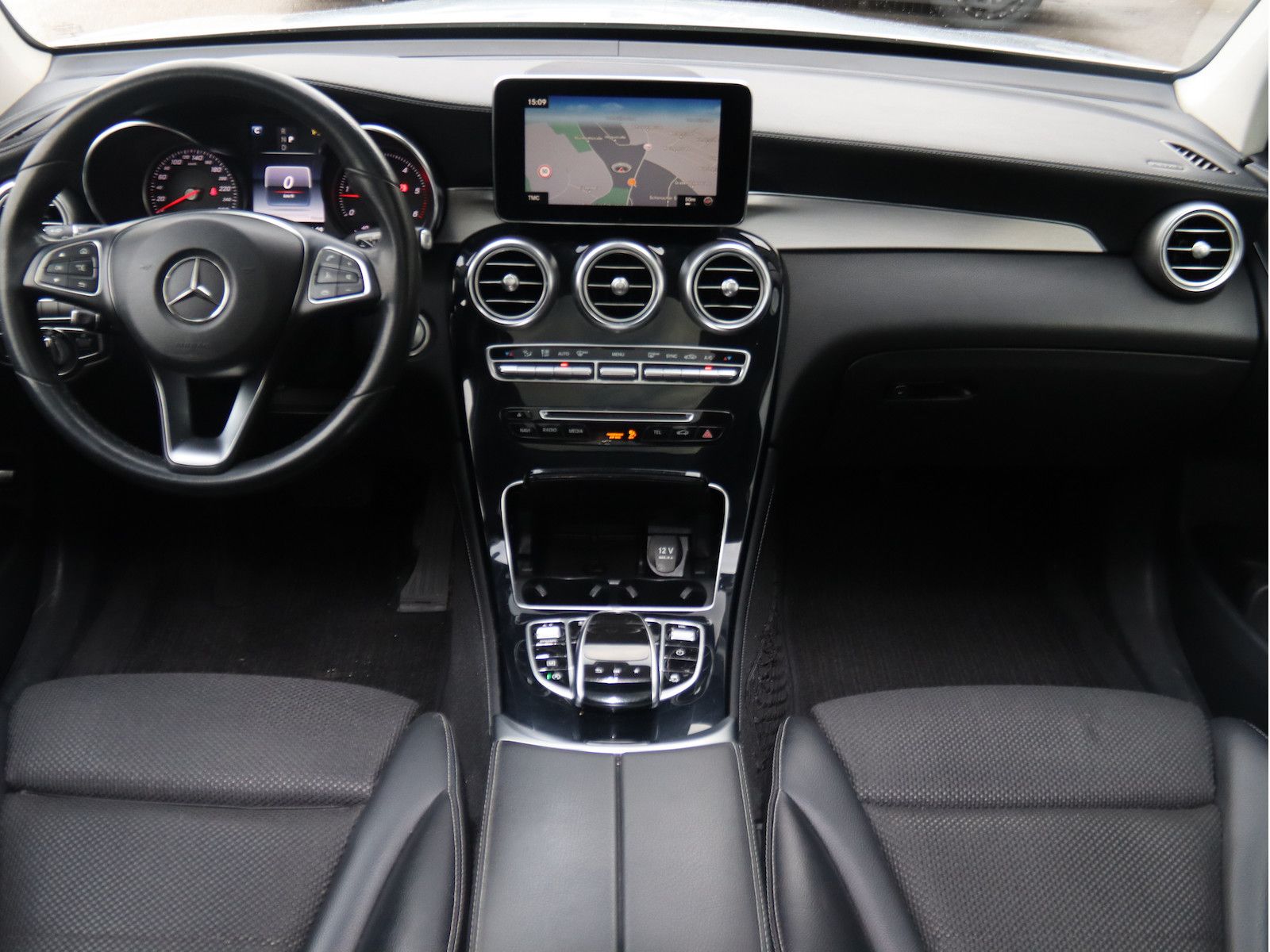 Mercedes-Benz GLC 250 d 4-MATIC/PANORAMA/HEAD UP/KAMERA/LEDER