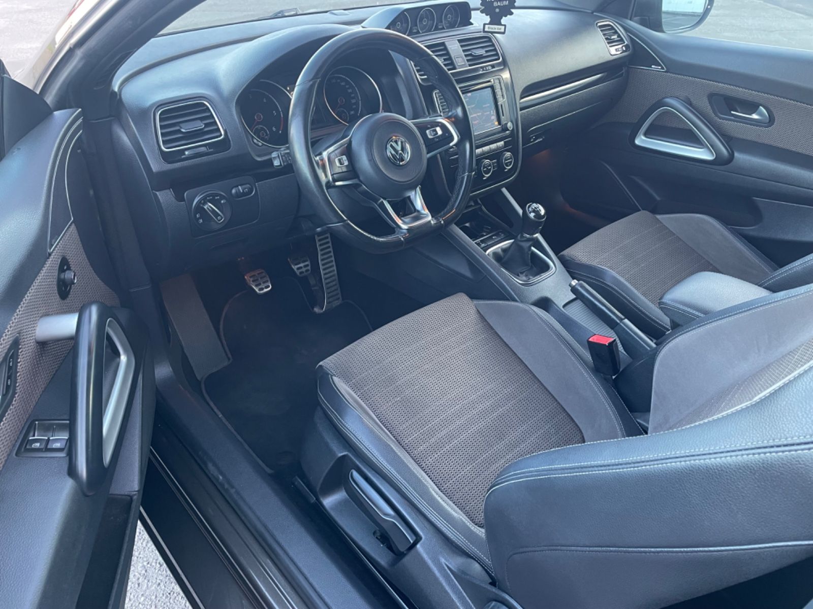 Volkswagen Scirocco*PANORAMA*NAVI*KAMERA*LED*ALCANTARA