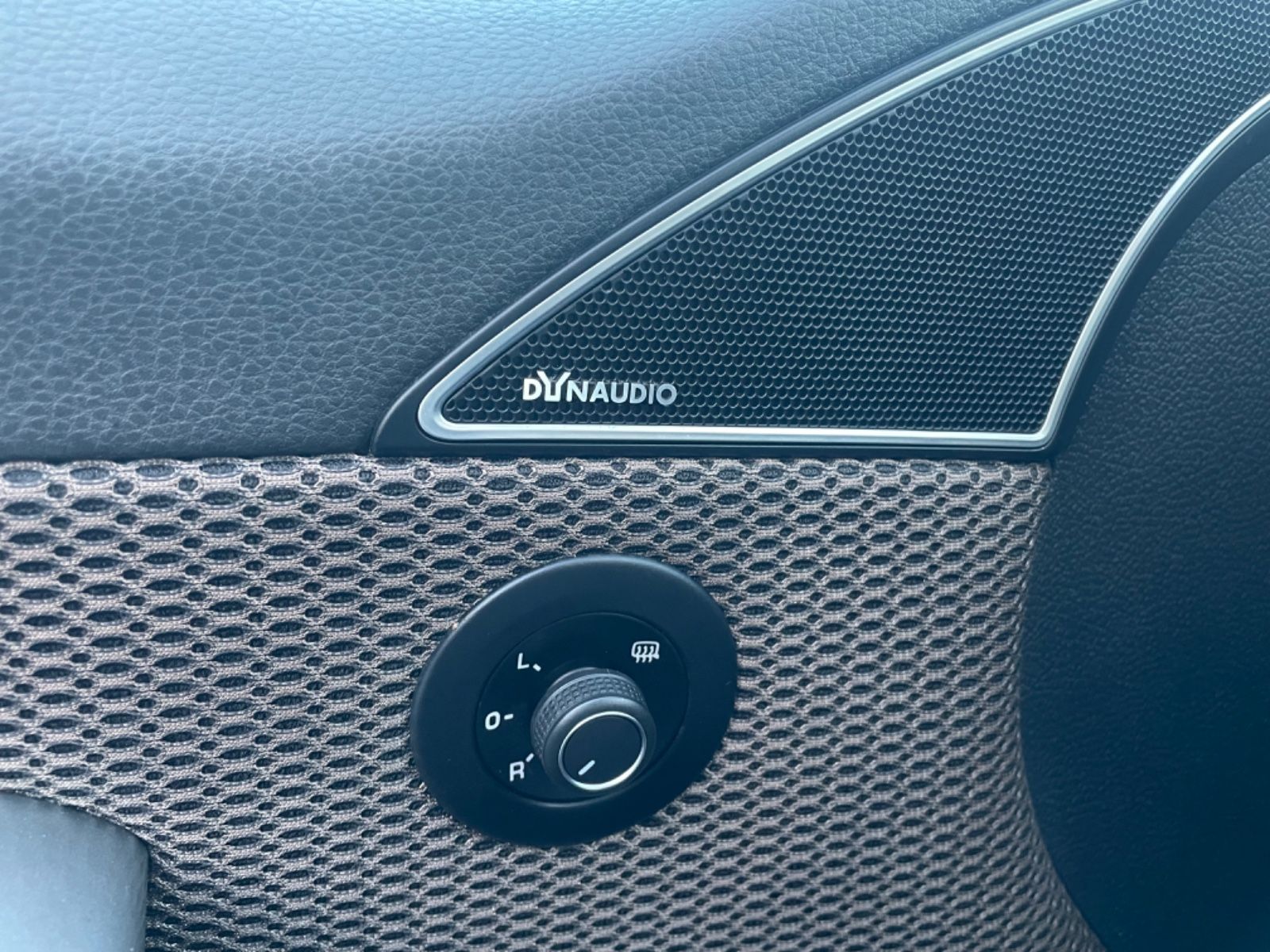 Volkswagen Scirocco*PANORAMA*NAVI*KAMERA*LED*ALCANTARA