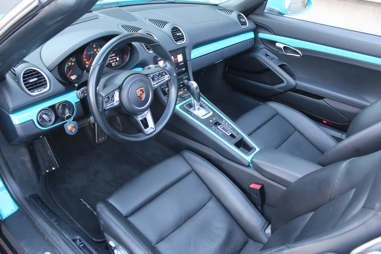 Porsche 718 Boxster: Scheckh.,top Ausst.,Individual-Design