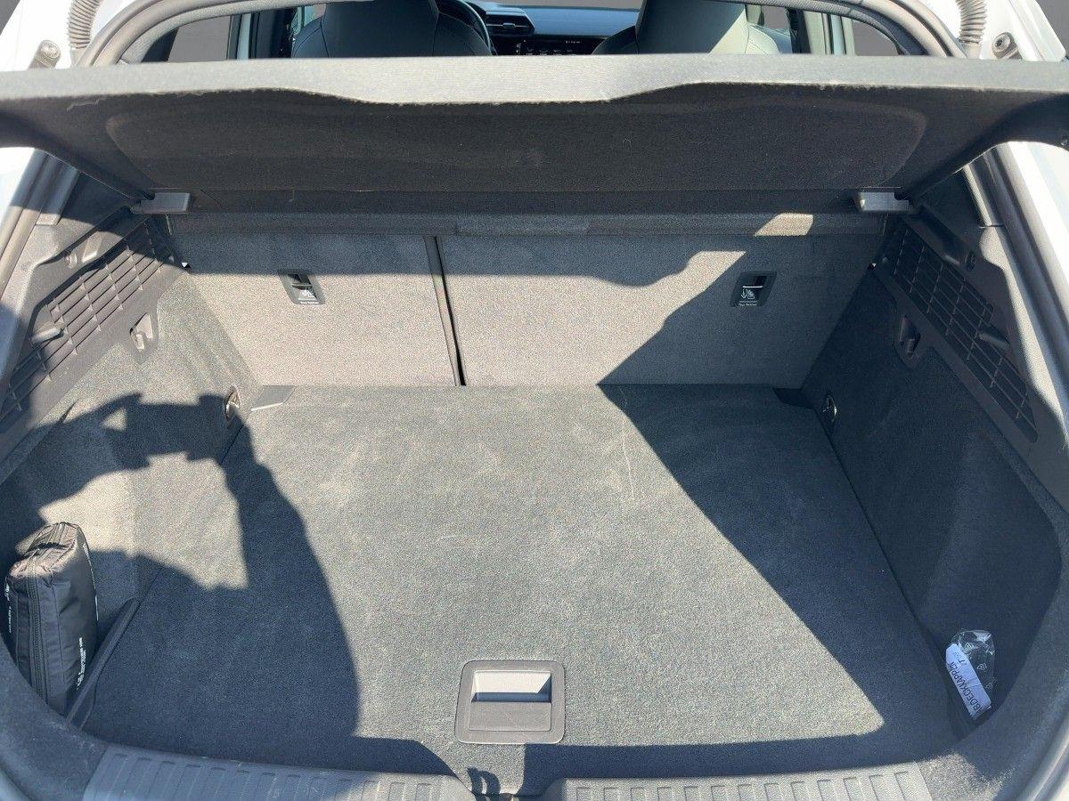 Audi A3 Sportback 40 TFSI e S-TR S-LINE LED+RFK+AHK