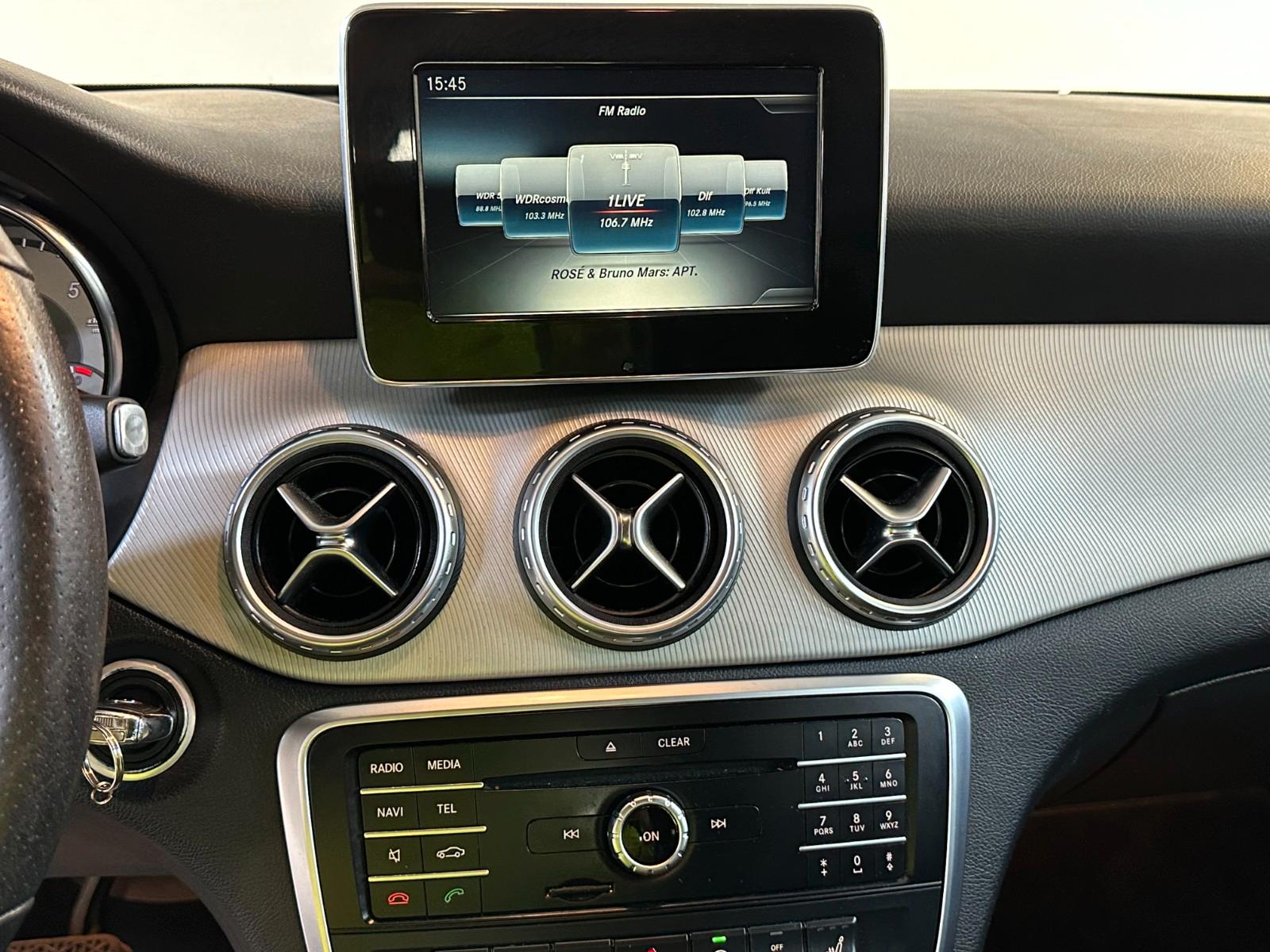 Mercedes-Benz GLA 200 d Score *Bi-Xenon*SHZ*Tempomat