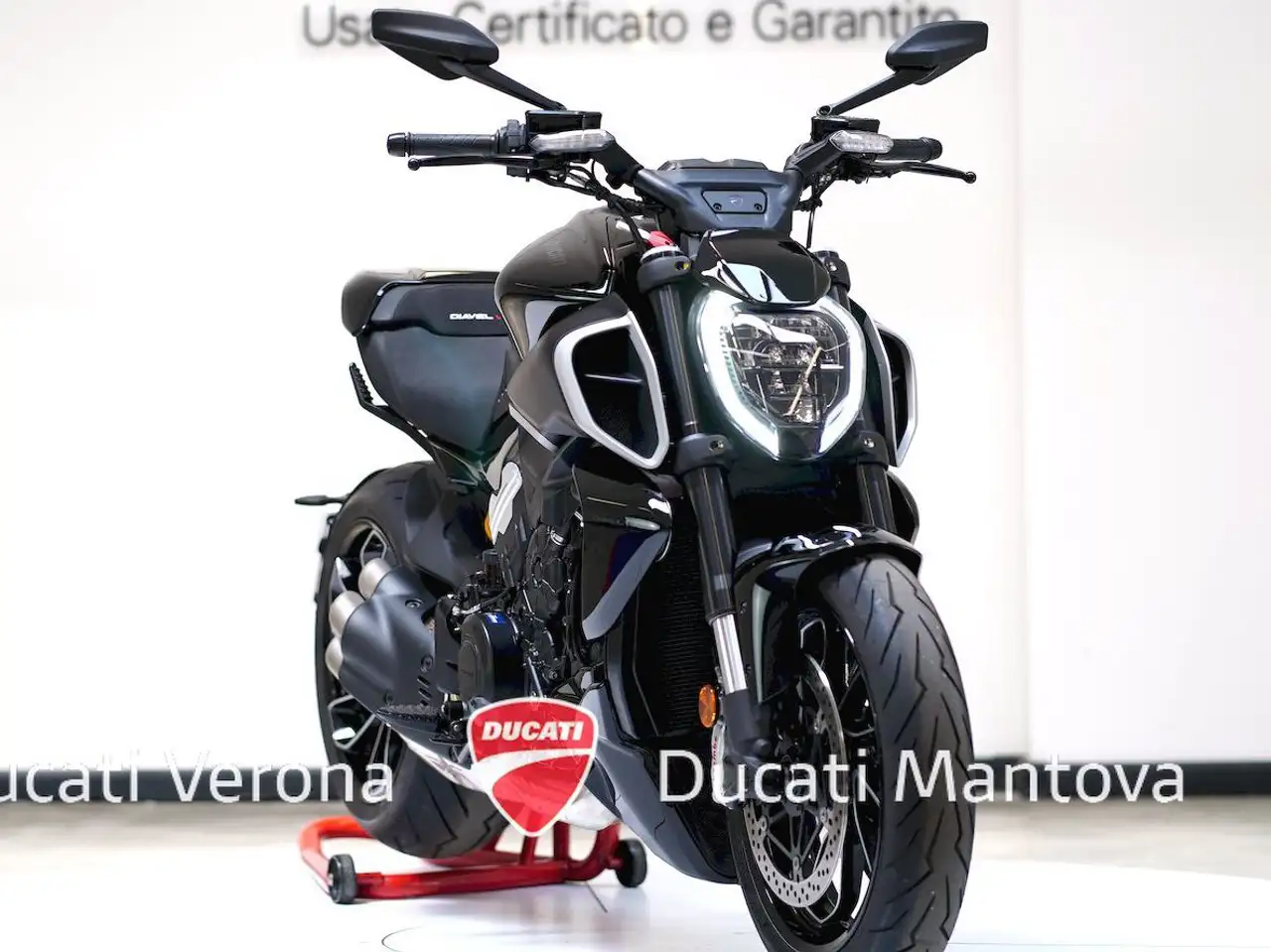 Ducati Diavel V4 aziendale - solo 237 km