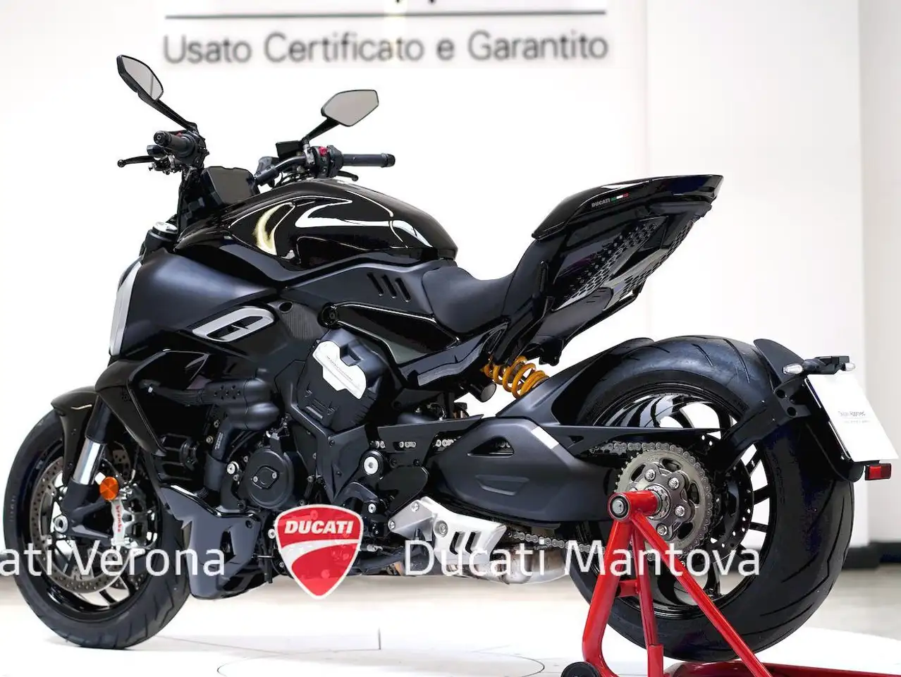 Ducati Diavel V4 aziendale - solo 237 km