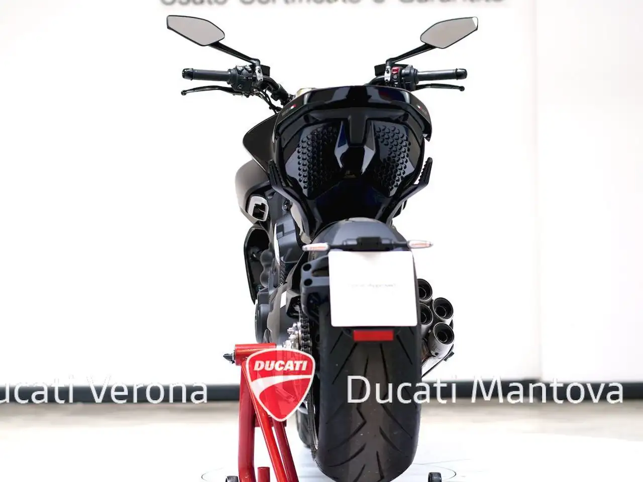 Ducati Diavel V4 aziendale - solo 237 km