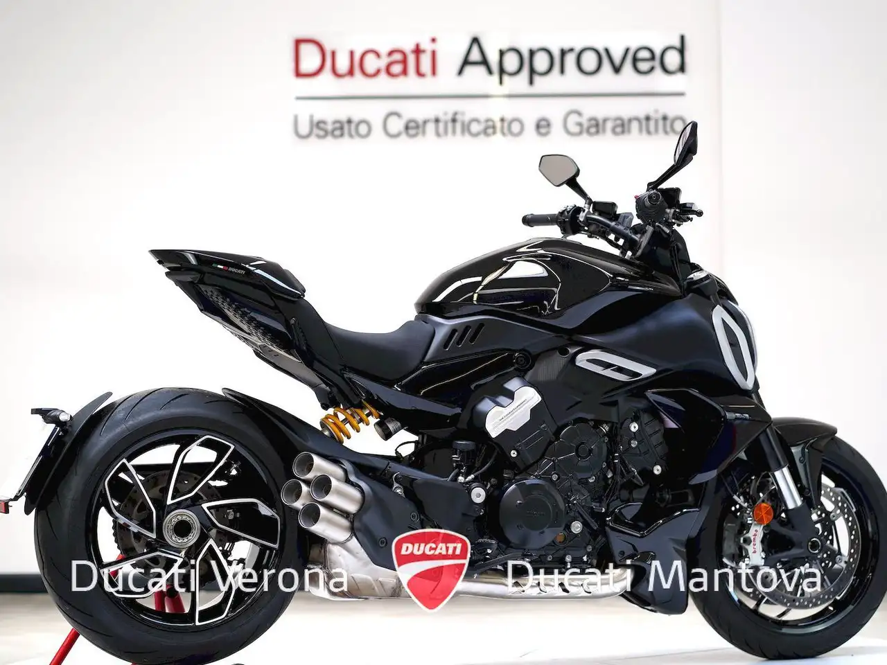 Ducati Diavel V4 aziendale - solo 237 km