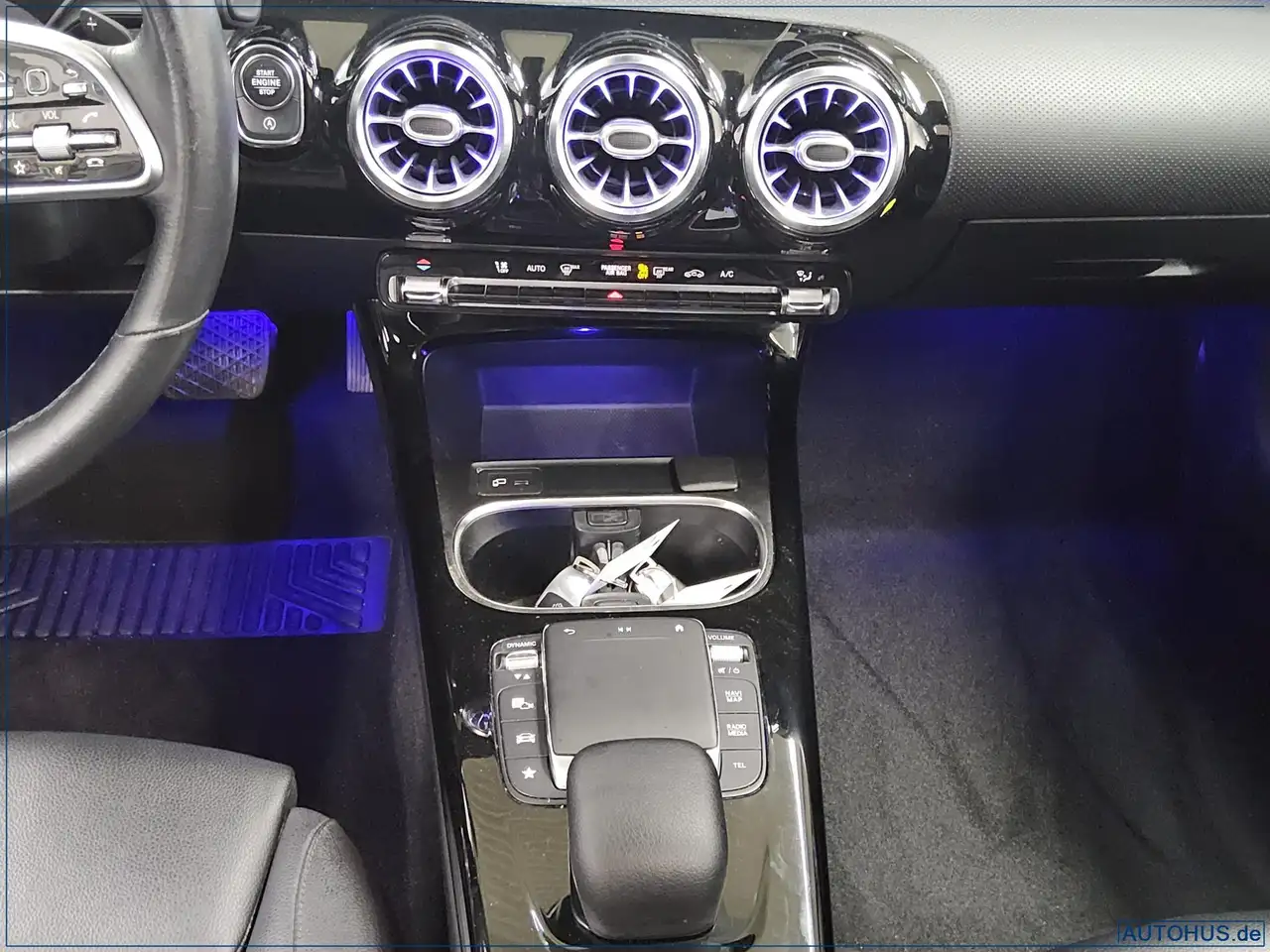 Mercedes-Benz CLA 220 d Progressive Night MB-LED Pano MBUX+