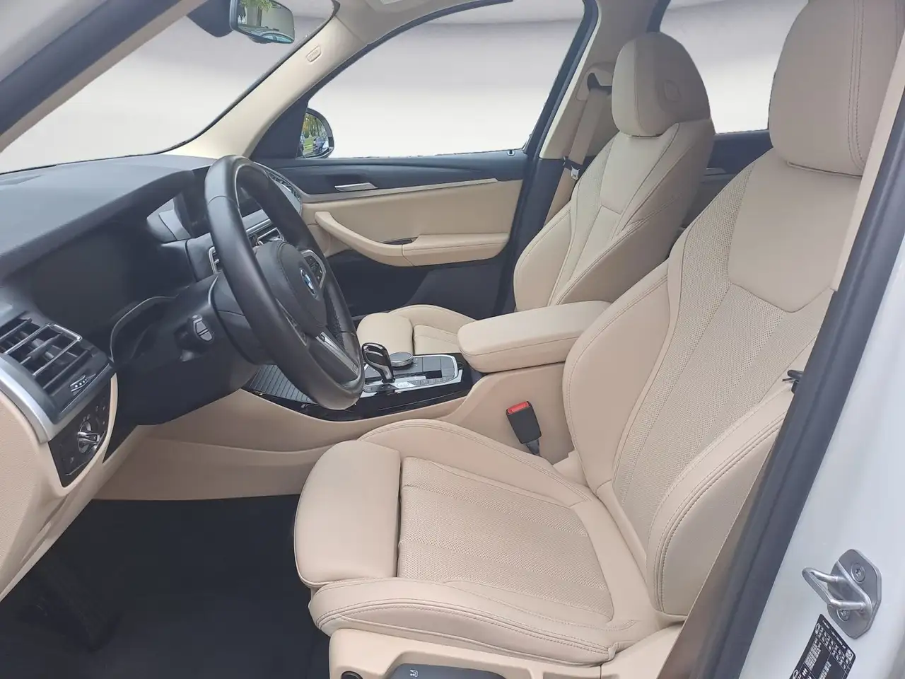 BMW IX3 xDrive30e AHK Rückfahrkamera Sportsitze ACC L