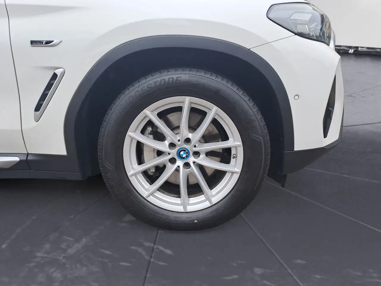 BMW IX3 xDrive30e AHK Rückfahrkamera Sportsitze ACC L