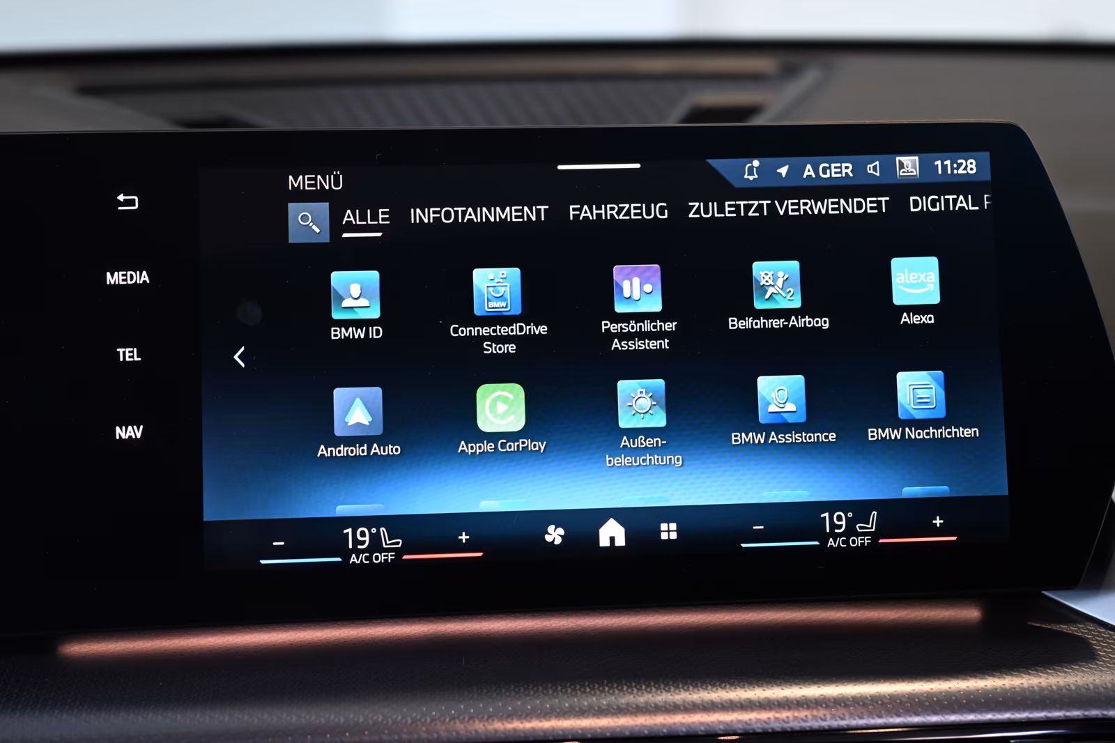 BMW iX1 30 xDrive M Sport Pro AHK Pano HUD H&K 20\