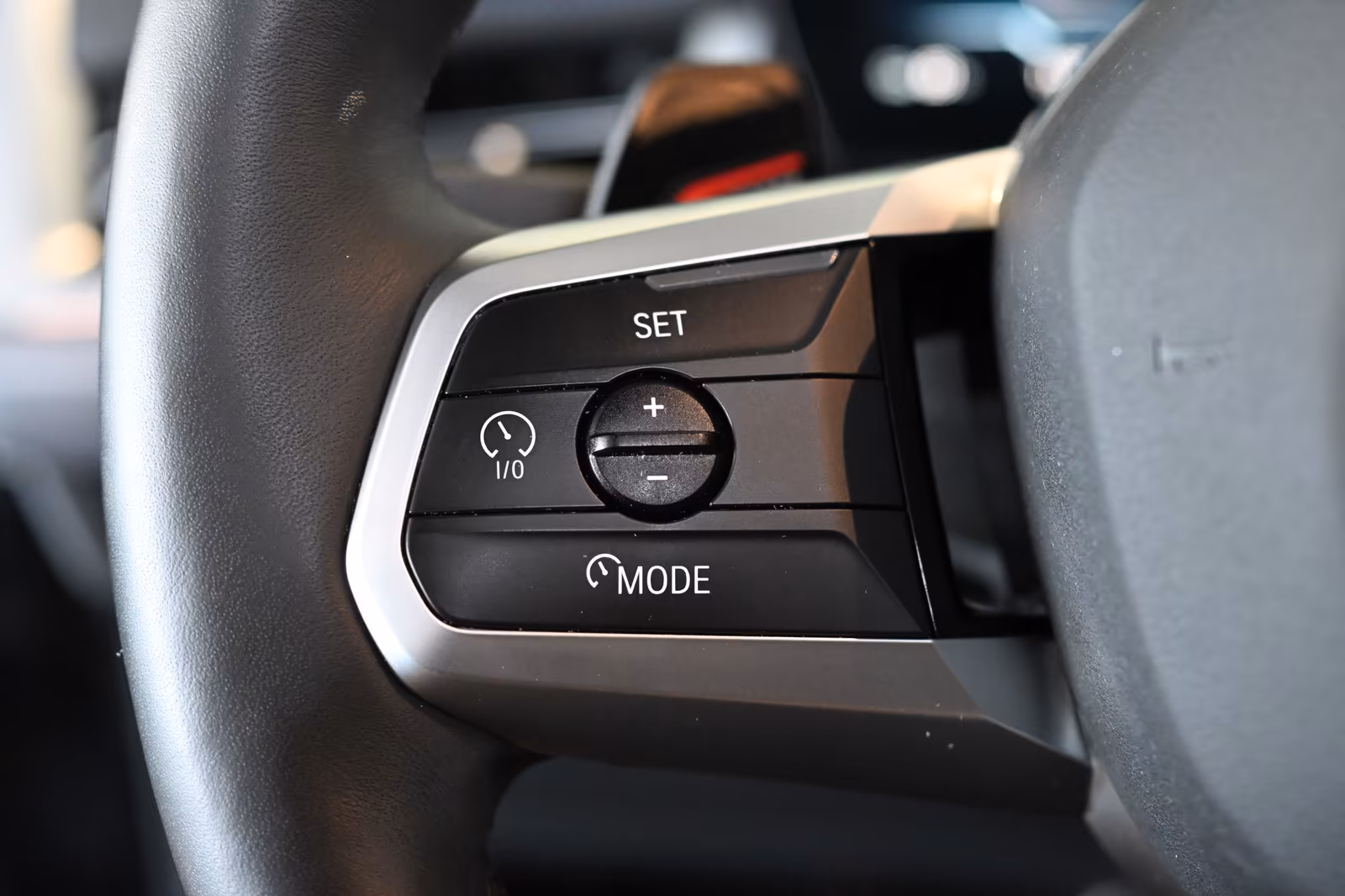 BMW iX1 30 xDrive M Sport Pro AHK Pano HUD H&K 20\