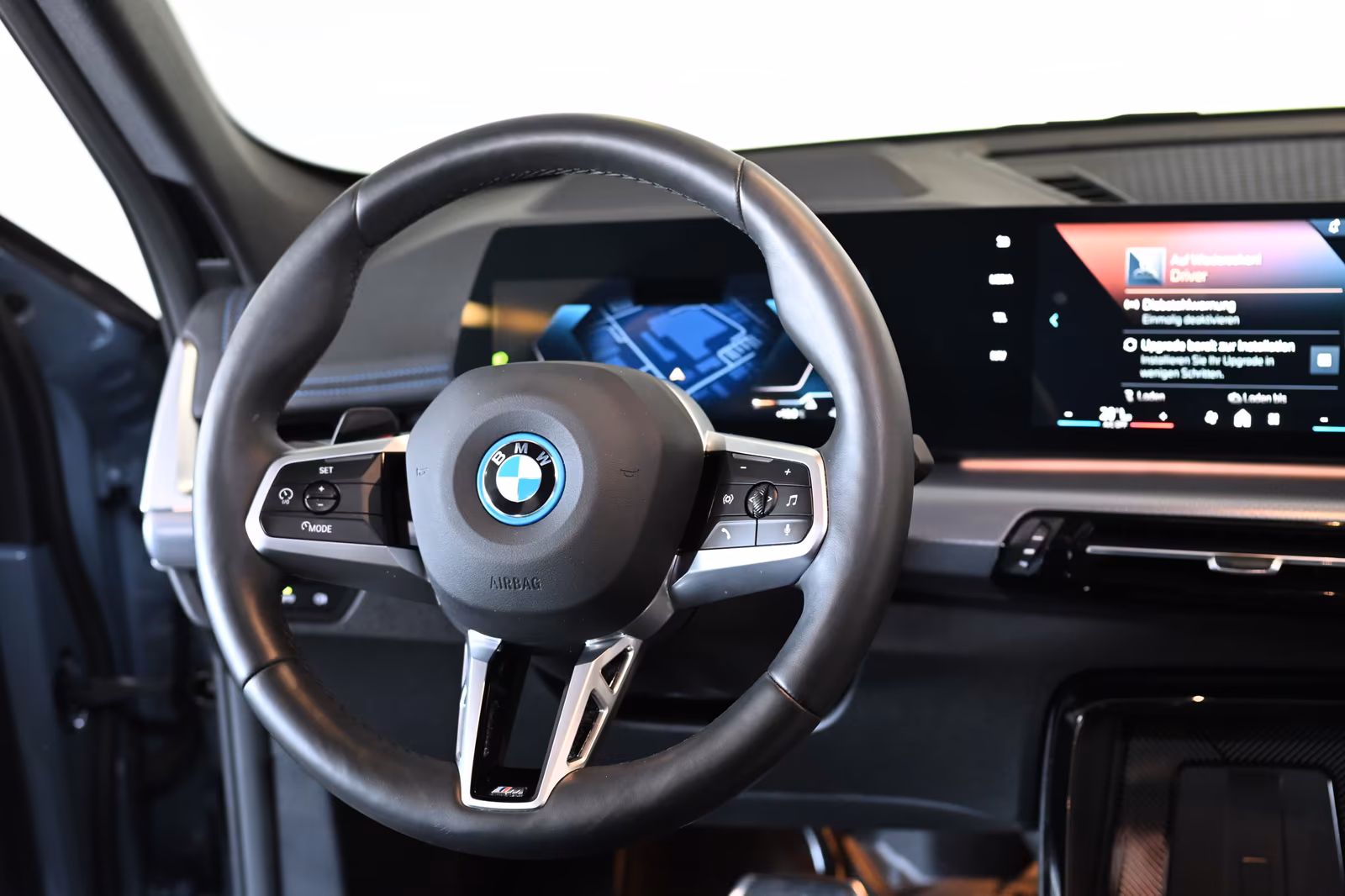 BMW iX1 30 xDrive M Sport Pro AHK Pano HUD H&K 20\