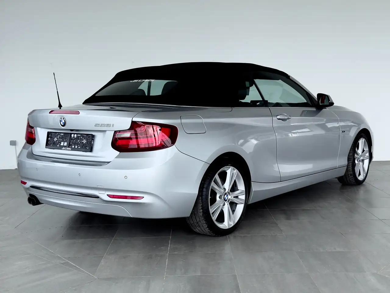 BMW 228