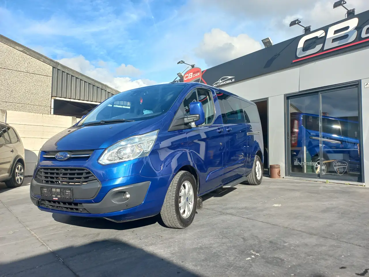 Ford Tourneo 2.2 TDCi L2H1 8 places Custom