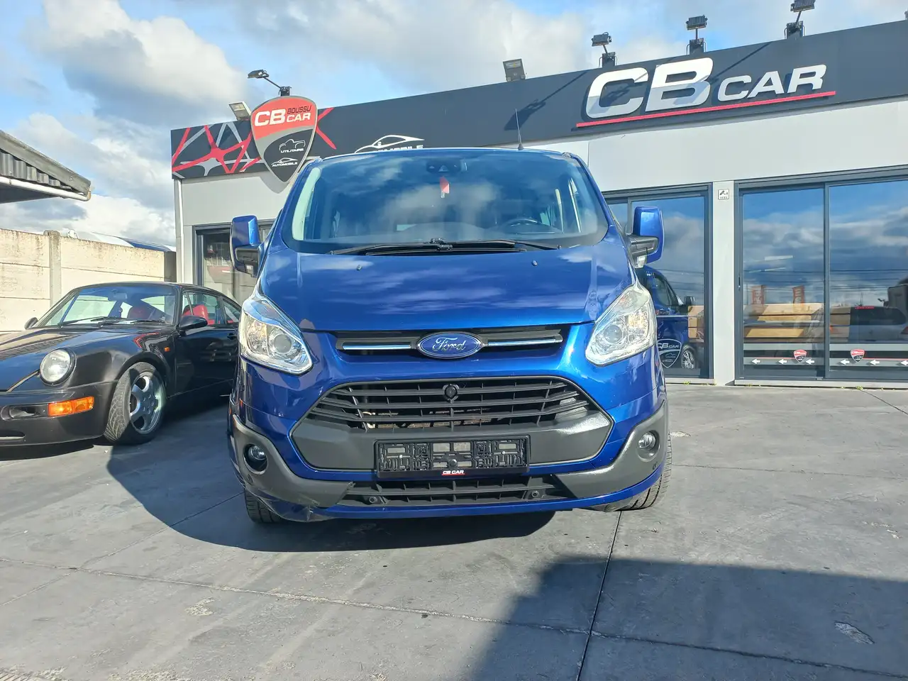 Ford Tourneo 2.2 TDCi L2H1 8 places Custom