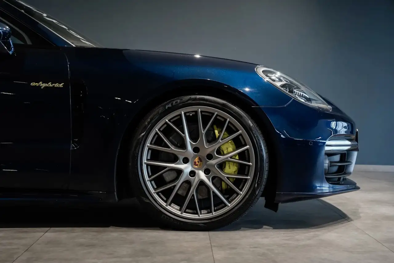 Porsche Panamera Sport Turismo 4 E-Hybrid Sport Design