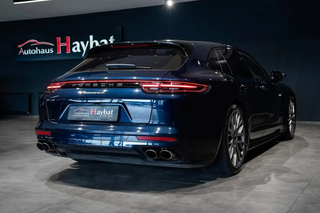 Porsche Panamera Sport Turismo 4 E-Hybrid Sport Design