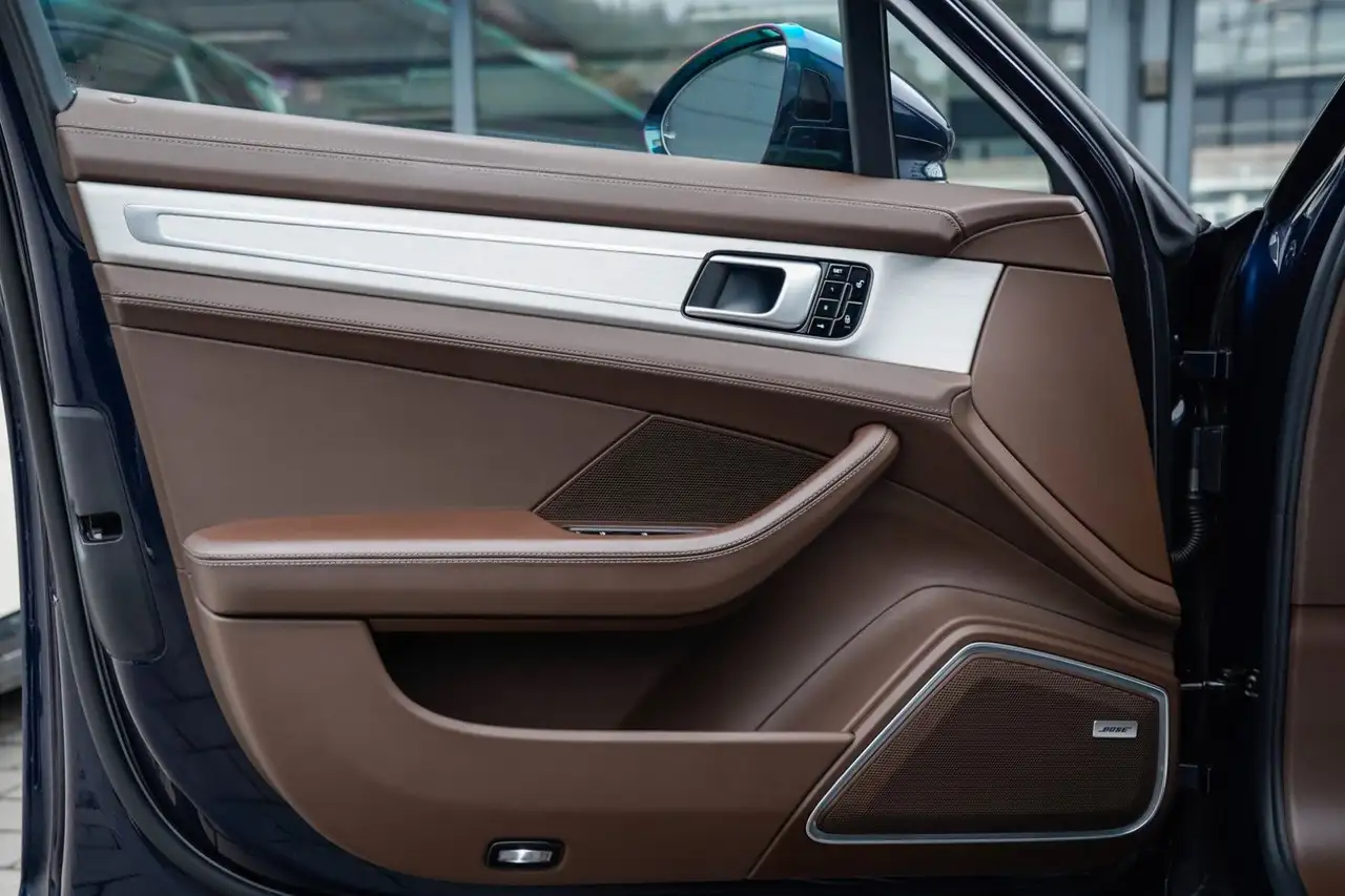 Porsche Panamera Sport Turismo 4 E-Hybrid Sport Design