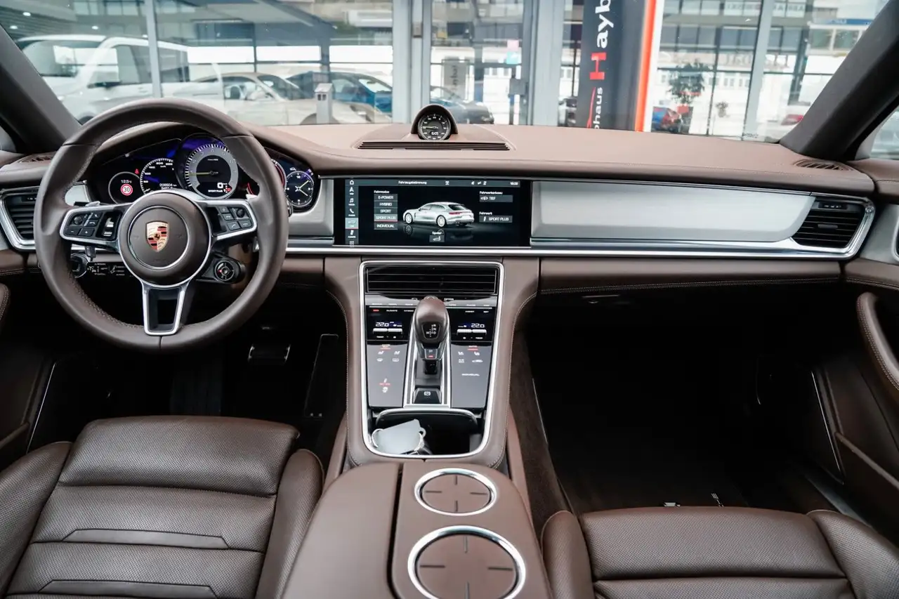Porsche Panamera Sport Turismo 4 E-Hybrid Sport Design