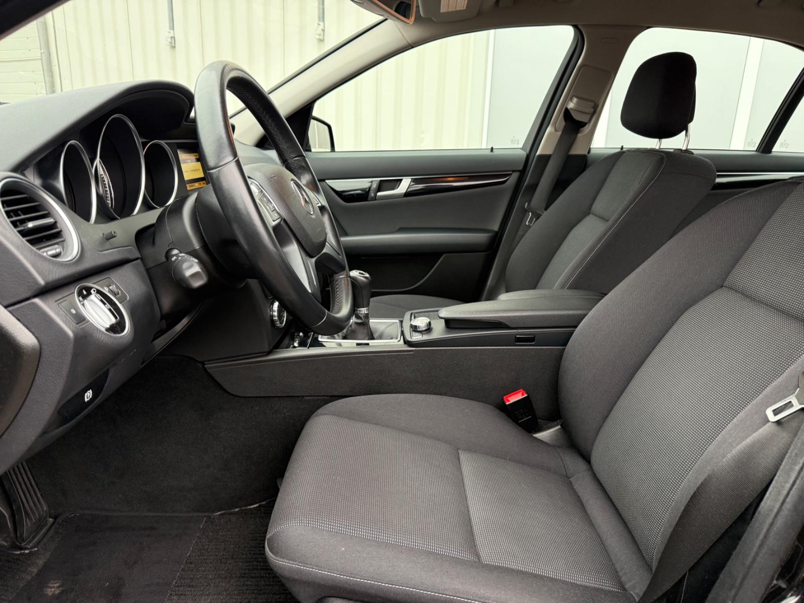 Mercedes-Benz C-Klasse 180 Lim. 115kW 156PS/SHZ/PDC/NAVI/82tkm