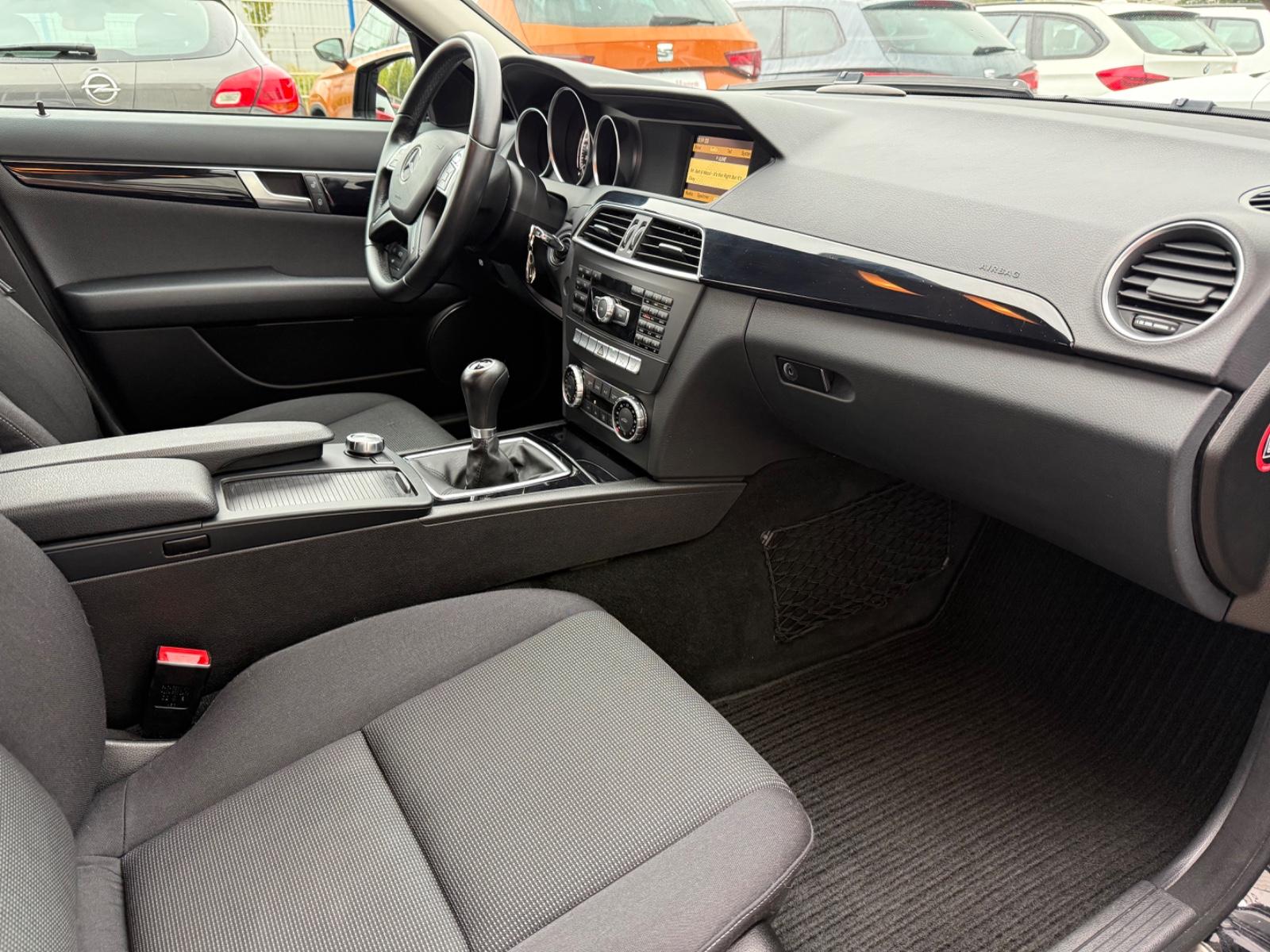 Mercedes-Benz C-Klasse 180 Lim. 115kW 156PS/SHZ/PDC/NAVI/82tkm