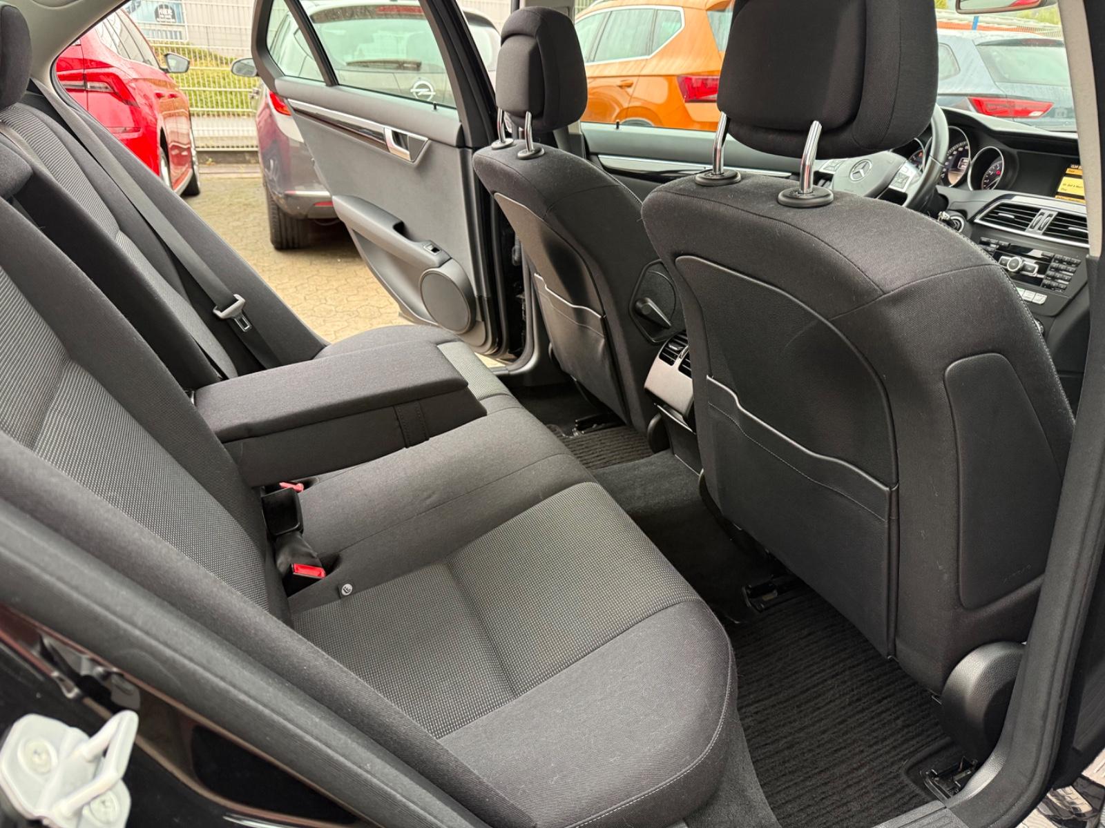 Mercedes-Benz C-Klasse 180 Lim. 115kW 156PS/SHZ/PDC/NAVI/82tkm