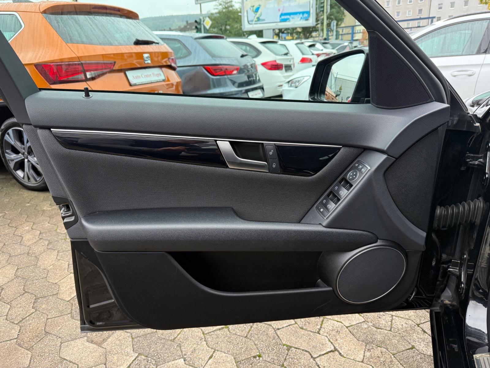 Mercedes-Benz C-Klasse 180 Lim. 115kW 156PS/SHZ/PDC/NAVI/82tkm