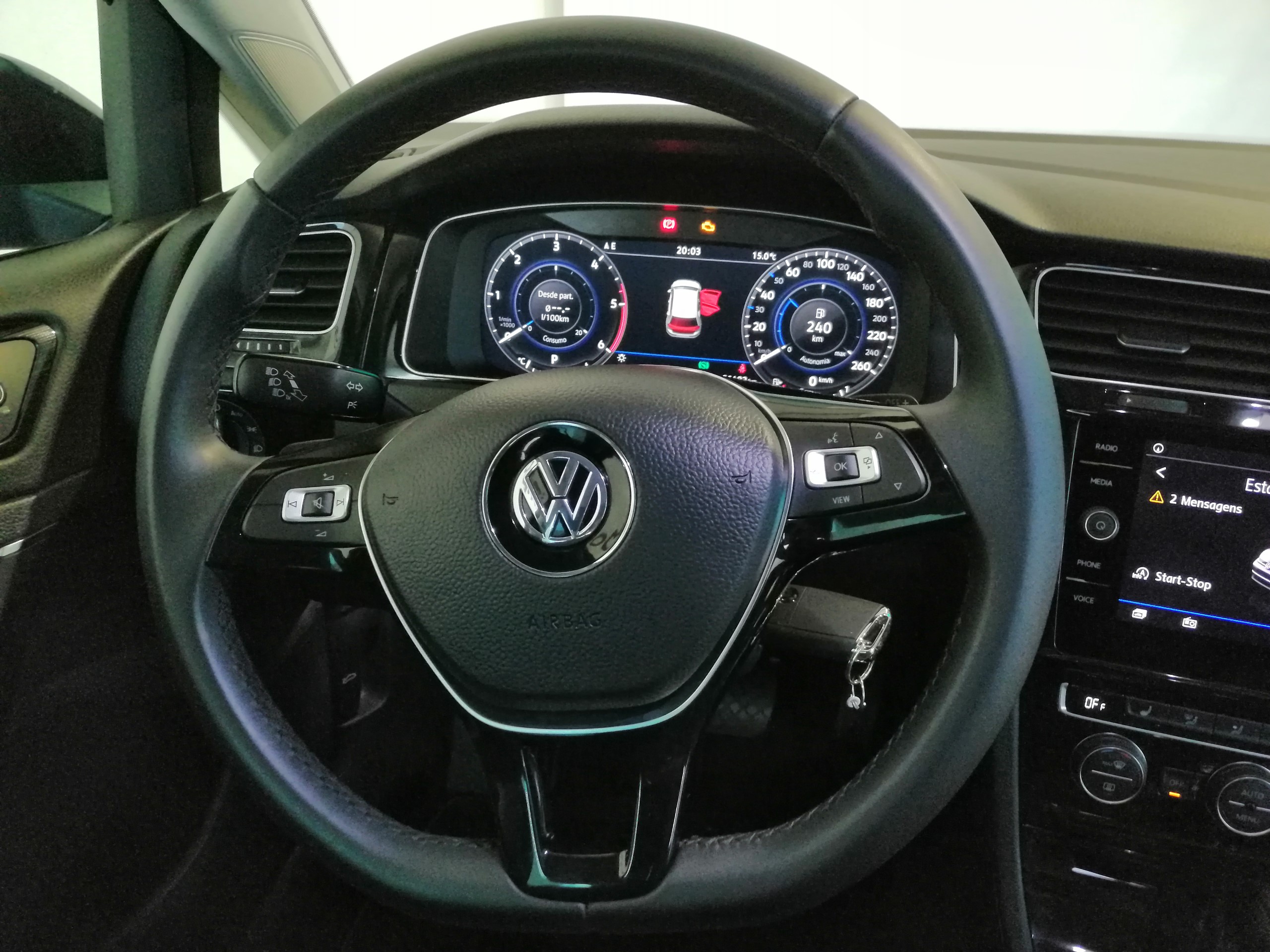 VW Golf 2.0 TDI DSG Highline R-Line